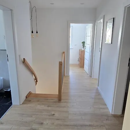 Neues Modernes Haus Am Tierpark וילה אלסדורף