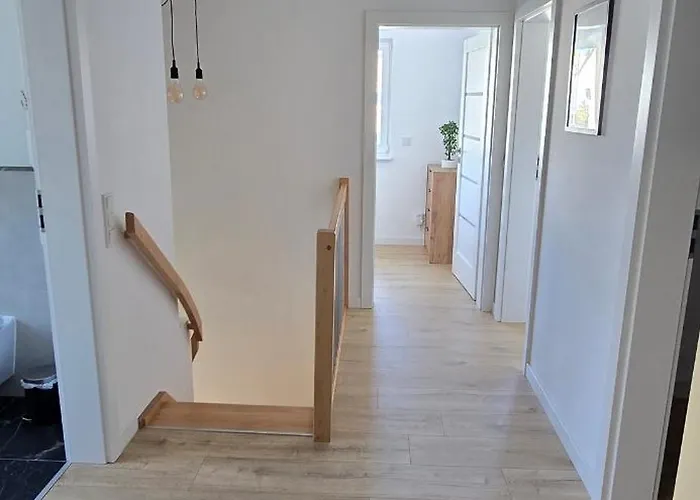 Neues Modernes Haus Am Tierpark 빌라 알스도르프